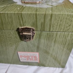 Vintage PortaFile Metal Records Box + the KEY!